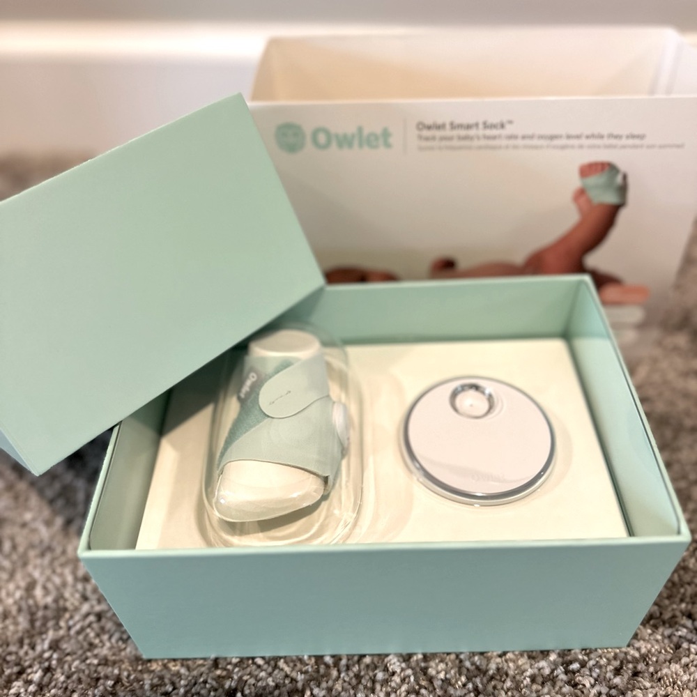 NEW Owlet Smart Sock 3rd Generation Baby Monitor (Mint).